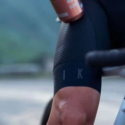 Cuissard Court Gobik Absolute 4.0 K10 Homme Noir -Promos Vélos Urbains Boutique c u l o t t e a b s o l u t e 40 c o r t o h o m b r e 04 700x700 1