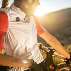 Gilet Gobik Plus 2.0 Moon Femme -Promos Vélos Urbains Boutique chaleco plus2.0 mujer moon gobik warm series22 3 700x700 2