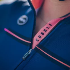 Maillot Manche Longue Gobik Cobble Sapphire Femme -Promos Vélos Urbains Boutique maillot cobble s a p p h i r e mujer 4 700x700 5