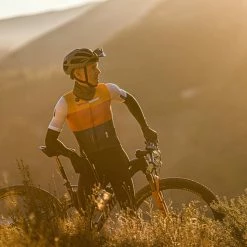 Maillot Manches Courtes Gobik Stark Nectar Homme 80 Maillot Manches Courtes Gobik Stark Nectar Homme -Promos Vélos Urbains Boutique maillot hombre stark nectar gobik warm series22 3 700x700 5