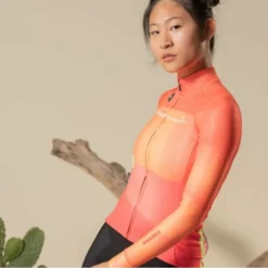 Maillot Manche Longue Gobik Cobble Brash Femme 2023 -Promos Vélos Urbains Boutique maillot mujer cobble brash cold 2023 gobik 3 700x700 1