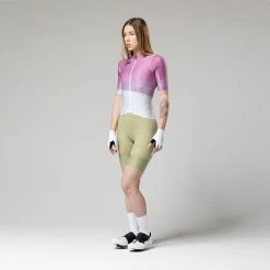 Maillot Manche Courte Gobik Attitude 2.0 Glycine Femme 2023 -Promos Vélos Urbains Boutique maillot mujer mc attitude2.0 wisteria caps dye gobik 3 700x700 1