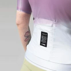 Maillot Manche Courte Gobik Attitude 2.0 Glycine Femme 2023 -Promos Vélos Urbains Boutique maillot mujer mc attitude2.0 wisteria caps dye gobik 9 700x700 2