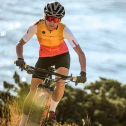 Maillot Manches Courtes Gobik Stark Mango Femme 57 Maillot Manches Courtes Gobik Stark Mango Femme -Promos Vélos Urbains Boutique maillot mujer stark mango gobik warm series22 3 700x700 5