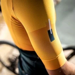 Maillot Manches Courtes Gobik Cx Pro Saffron Unisex -Promos Vélos Urbains Boutique maillot unisex cxpro saffron gobik warm series22 5 700x700 7